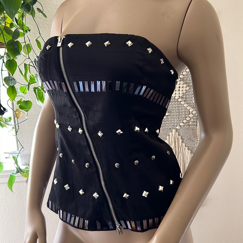 Bebe top Y2K fashion beautiful rhinestone, silver zipper across nicely done.